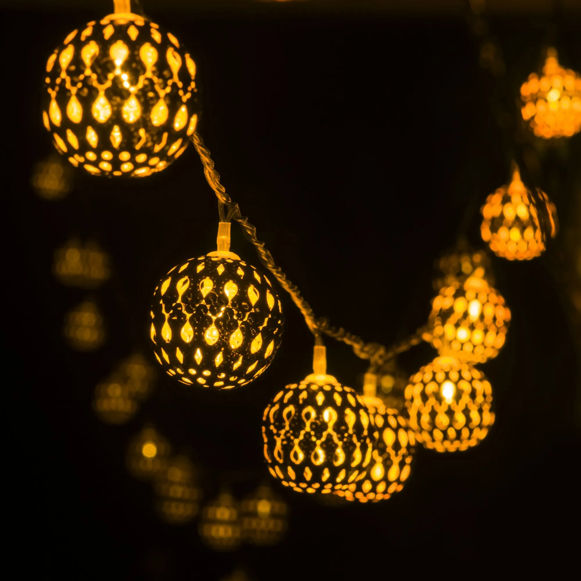 Гирлянда нить  золото/теплый белый с эффектом мерцания 2,8м IP20 400-003 Elektrostandard Eurosvet - Фото 2