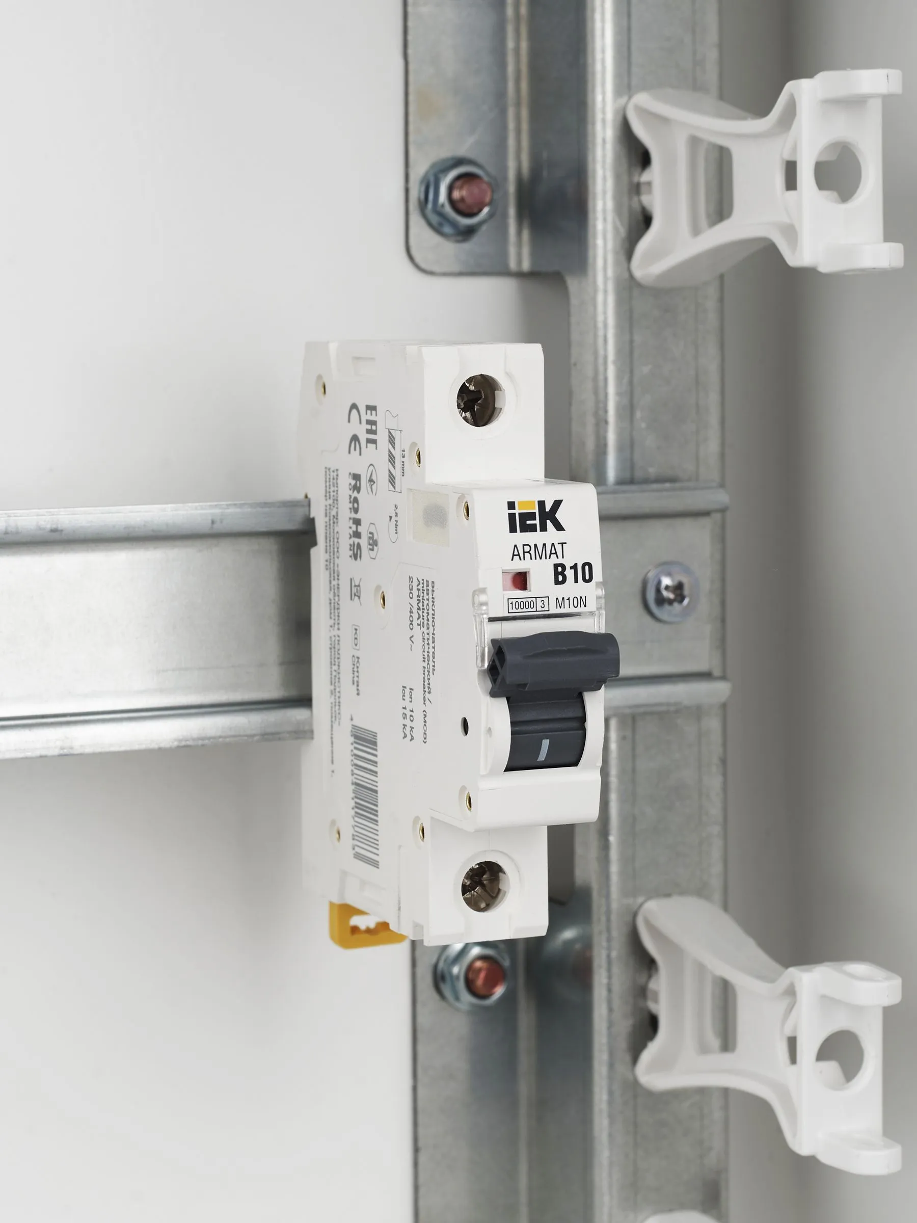 ARMAT Автоматический выключатель M10N 1P B 10А IEK - Фото 10