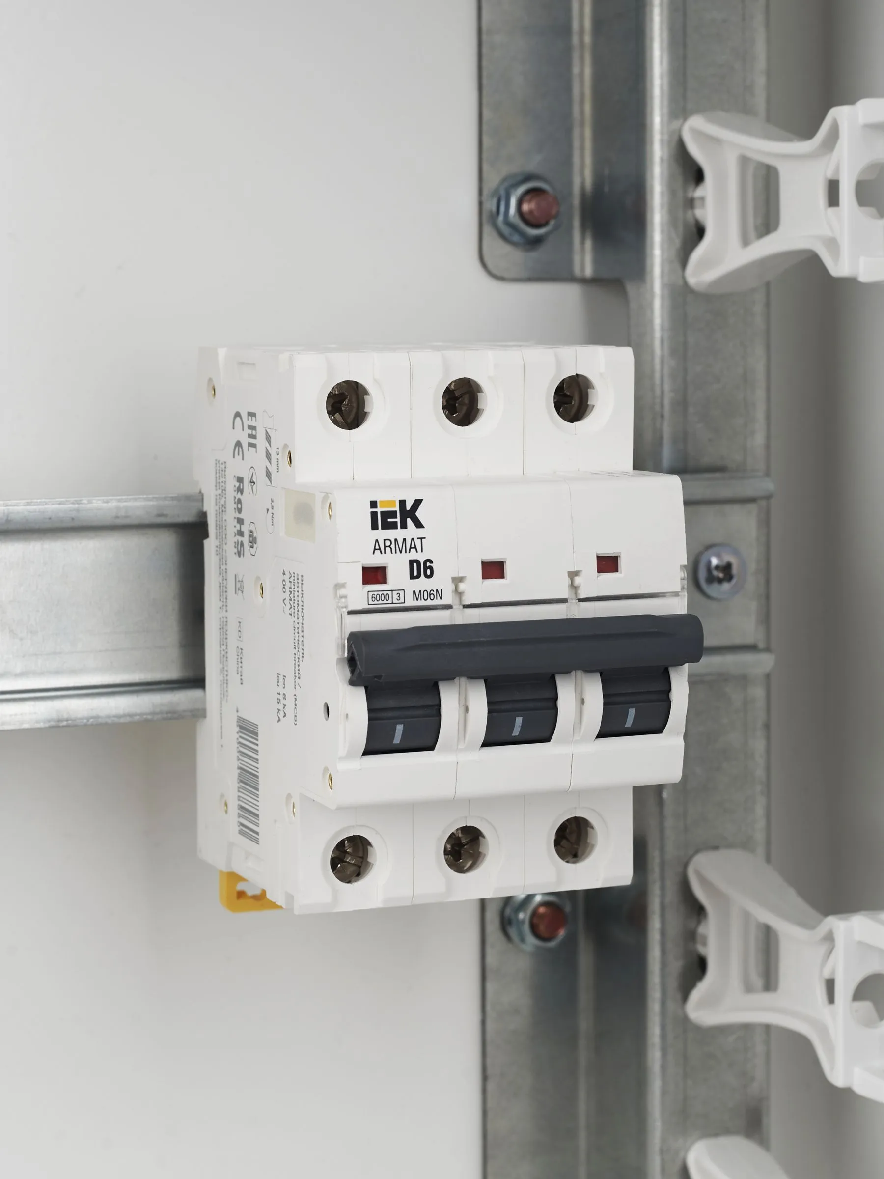 ARMAT Автоматический выключатель M06N 3P D 6А IEK - Фото 4
