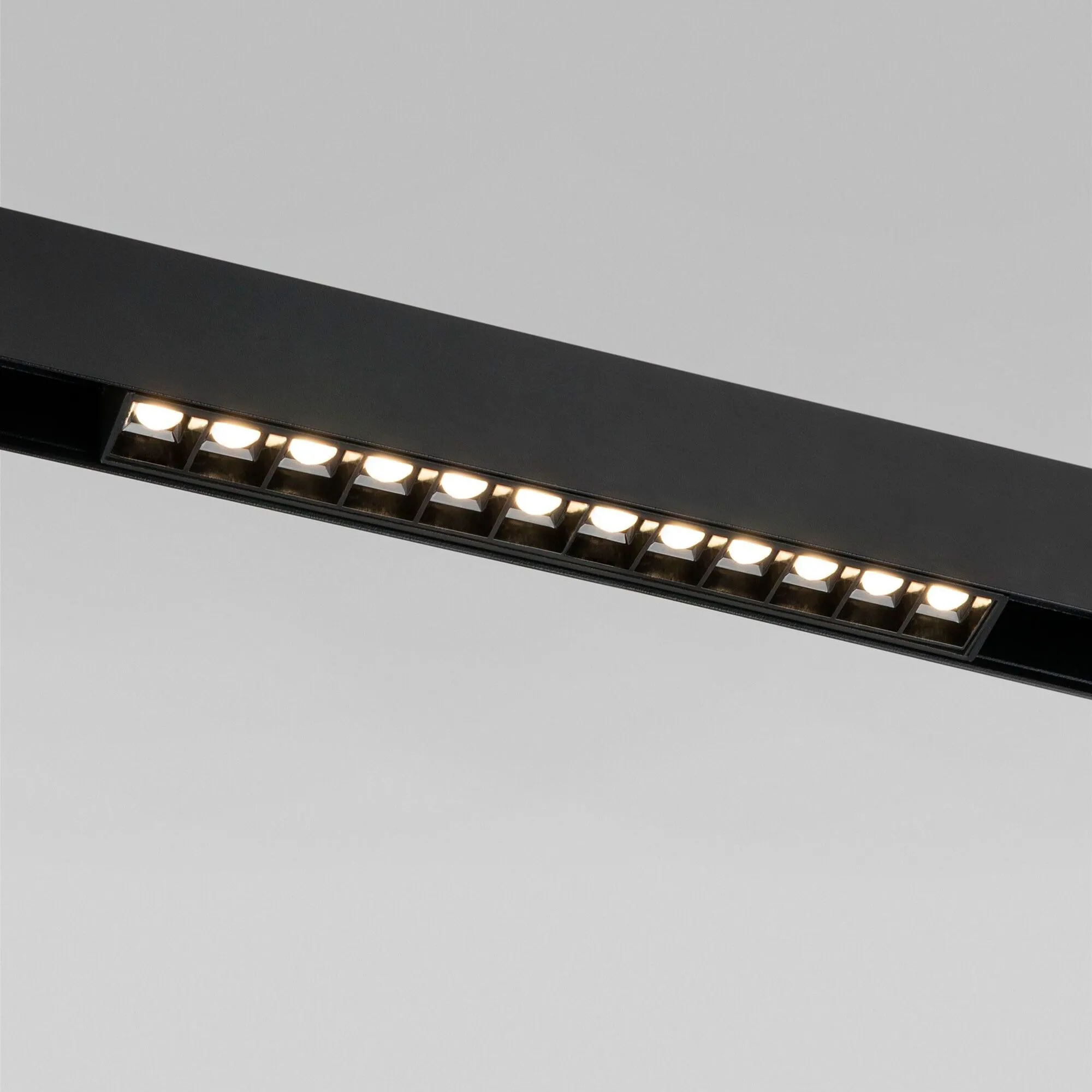 Slim Magnetic Умный трековый светильник 12W 2700-6500K Dim SL02 (черный) 85192/01 - Фото 5