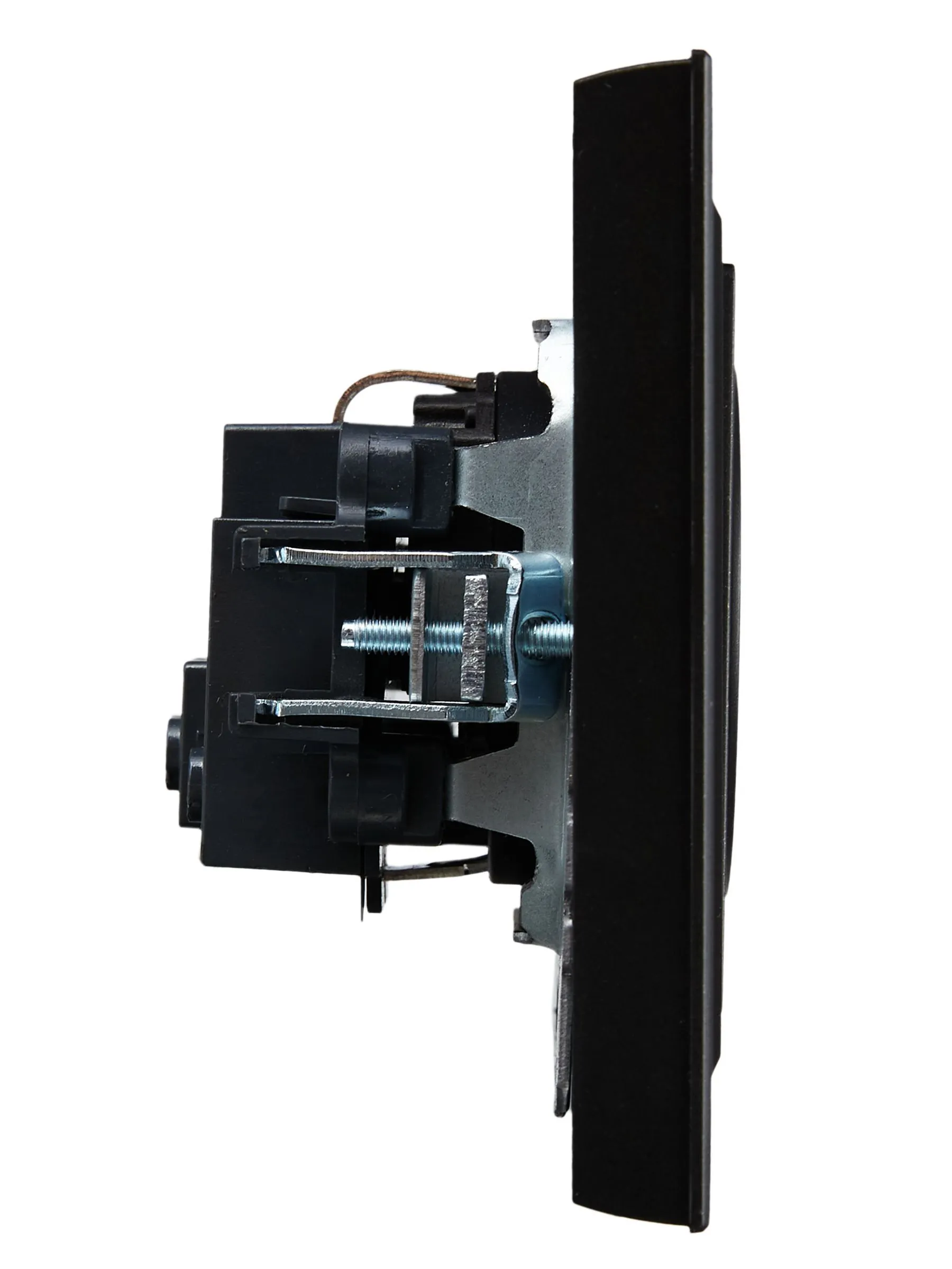 BRITE Розетка 1-местная с заземлением с защитными шторками 16А в сборе РСР14-1-0-БрЧ черный IEK - Фото 6