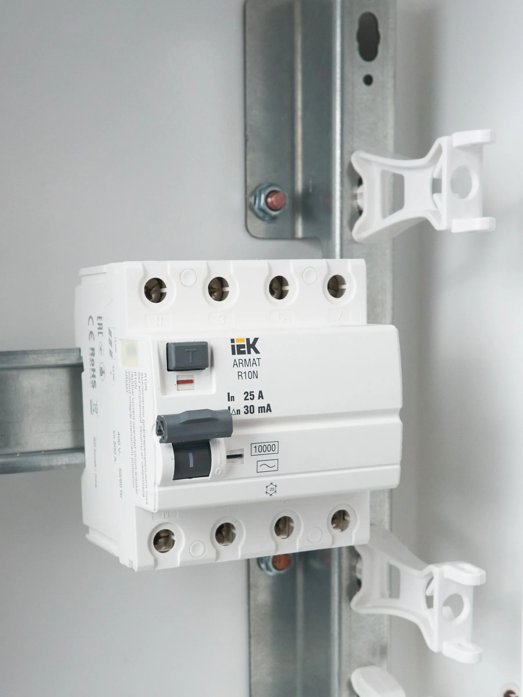 ARMAT Выключатель дифференциального тока R10N 4P 25А 30мА тип AC IEK - Фото 10