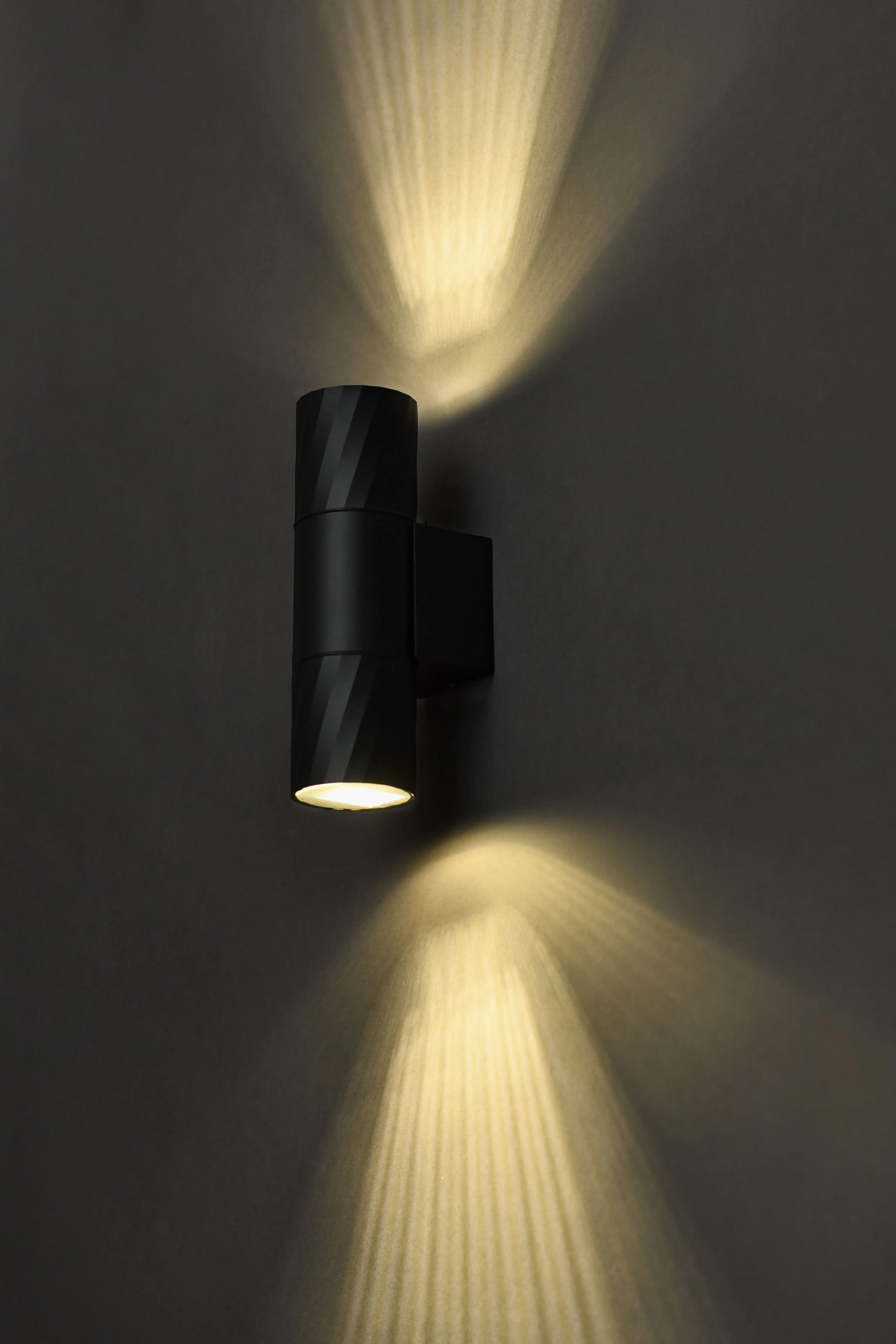 LIGHTING Светильник уличный 5221 настенный под лампу 2хGU10 IP65 черный IEK - Фото 4