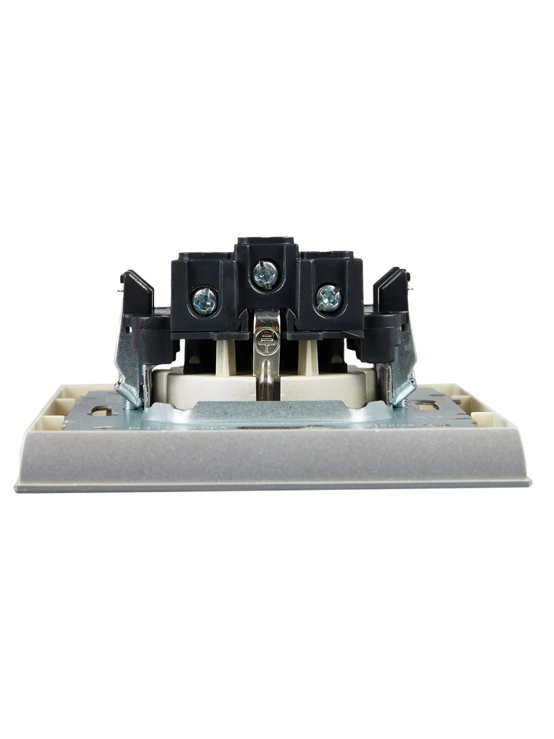 BRITE Розетка 1-местная с заземлением с защитными шторками 16А в сборе РСР14-1-0-БрА алюминий IEK - Фото 6