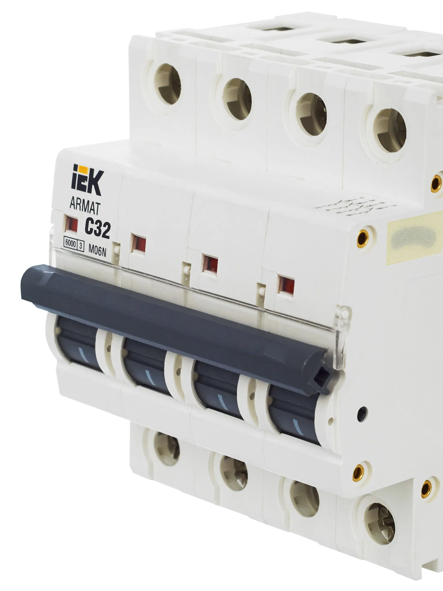ARMAT Автоматический выключатель M06N 4P C 32А IEK - Фото 2