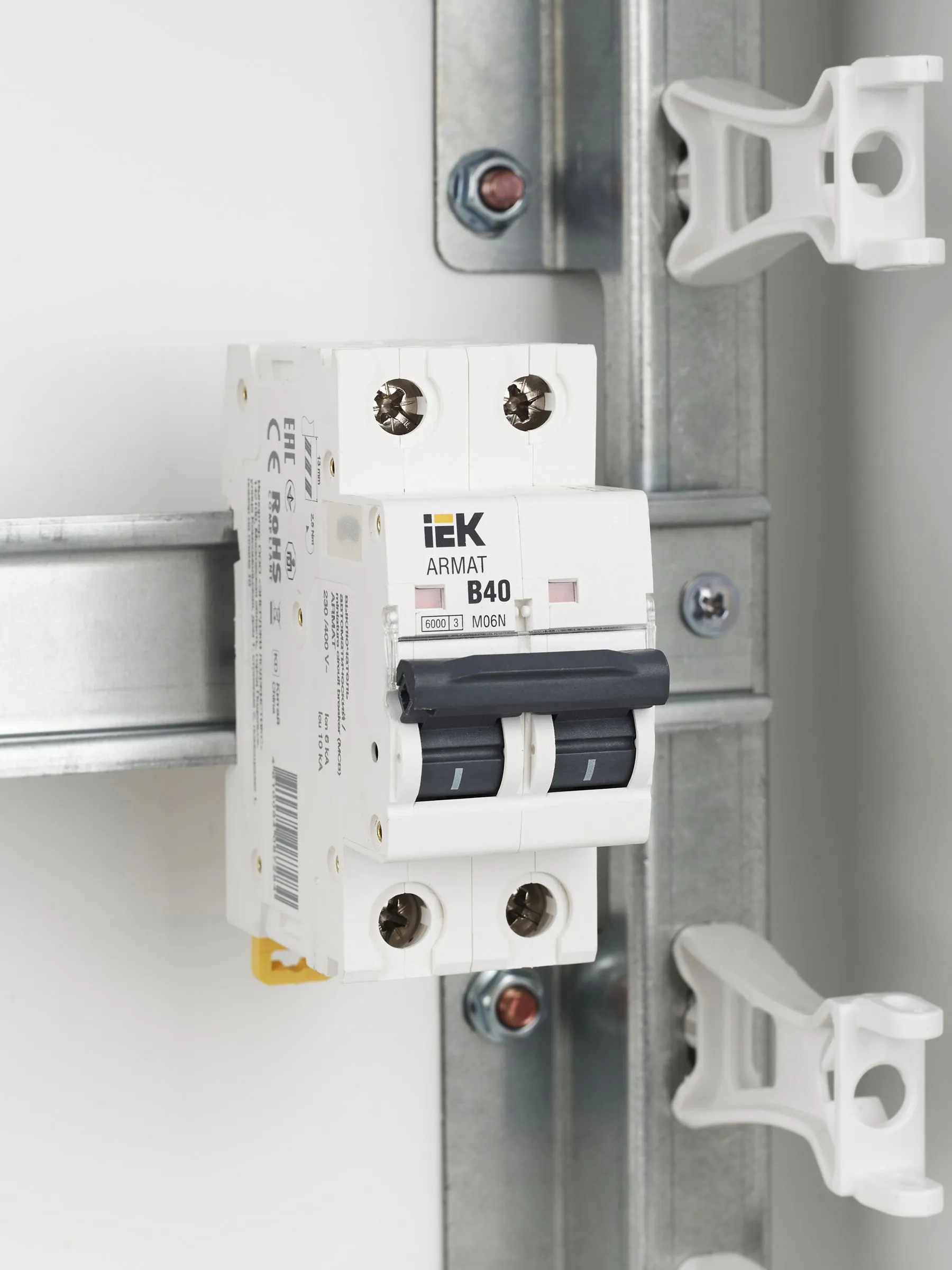 ARMAT Автоматический выключатель M06N 2P B 40А IEK - Фото 3