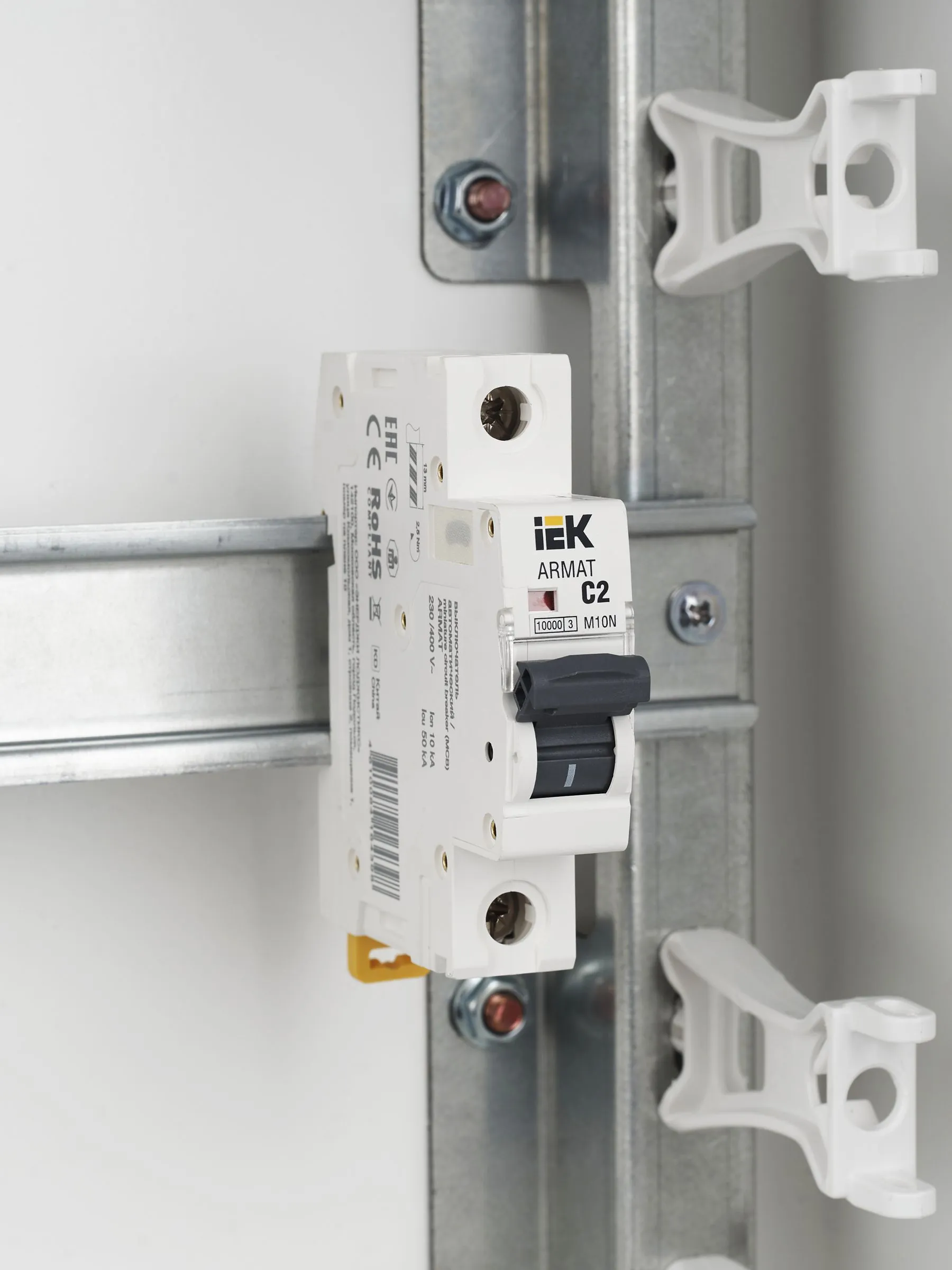 ARMAT Автоматический выключатель M10N 1P C 2А IEK - Фото 9