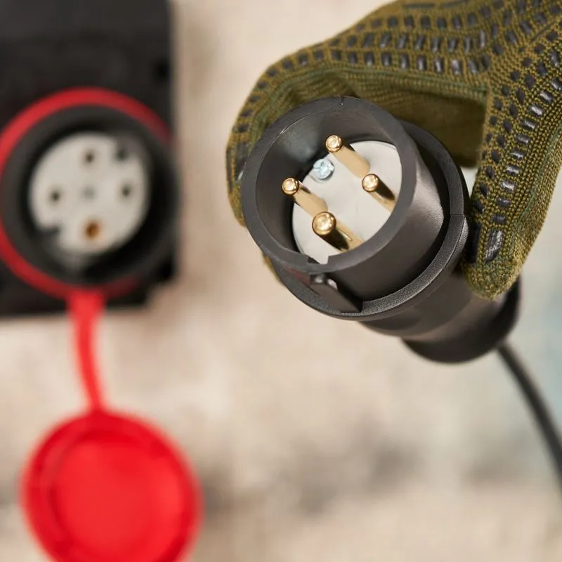 Вилка влагозащищенная переносная 3Р+РЕ, 32А, IP44 каучук, черная REXANT - Фото 2