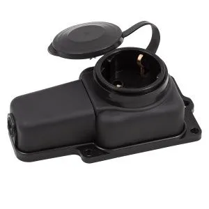 Розетка РП-16-131 одноместная каучуковая переносная с заземляющим контактом брызгозащищенная черная РП-16-131