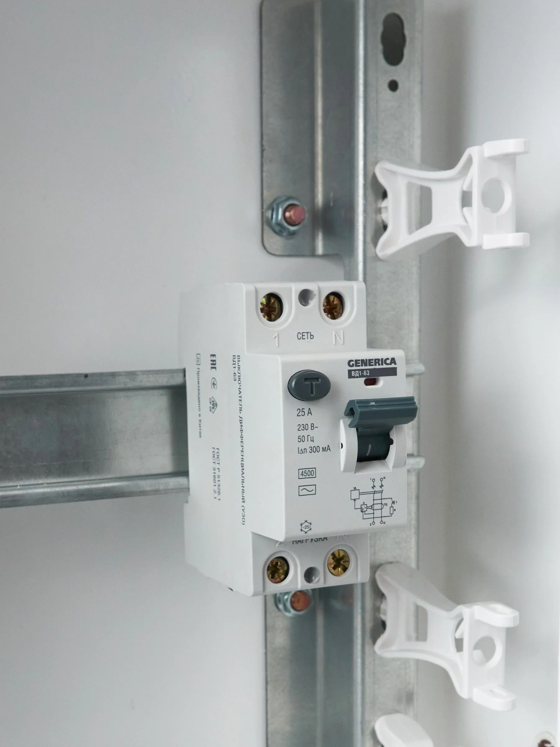 Выключатель дифференциальный (УЗО) ВД1-63 2Р 25А 300мА GENERICA - Фото 5