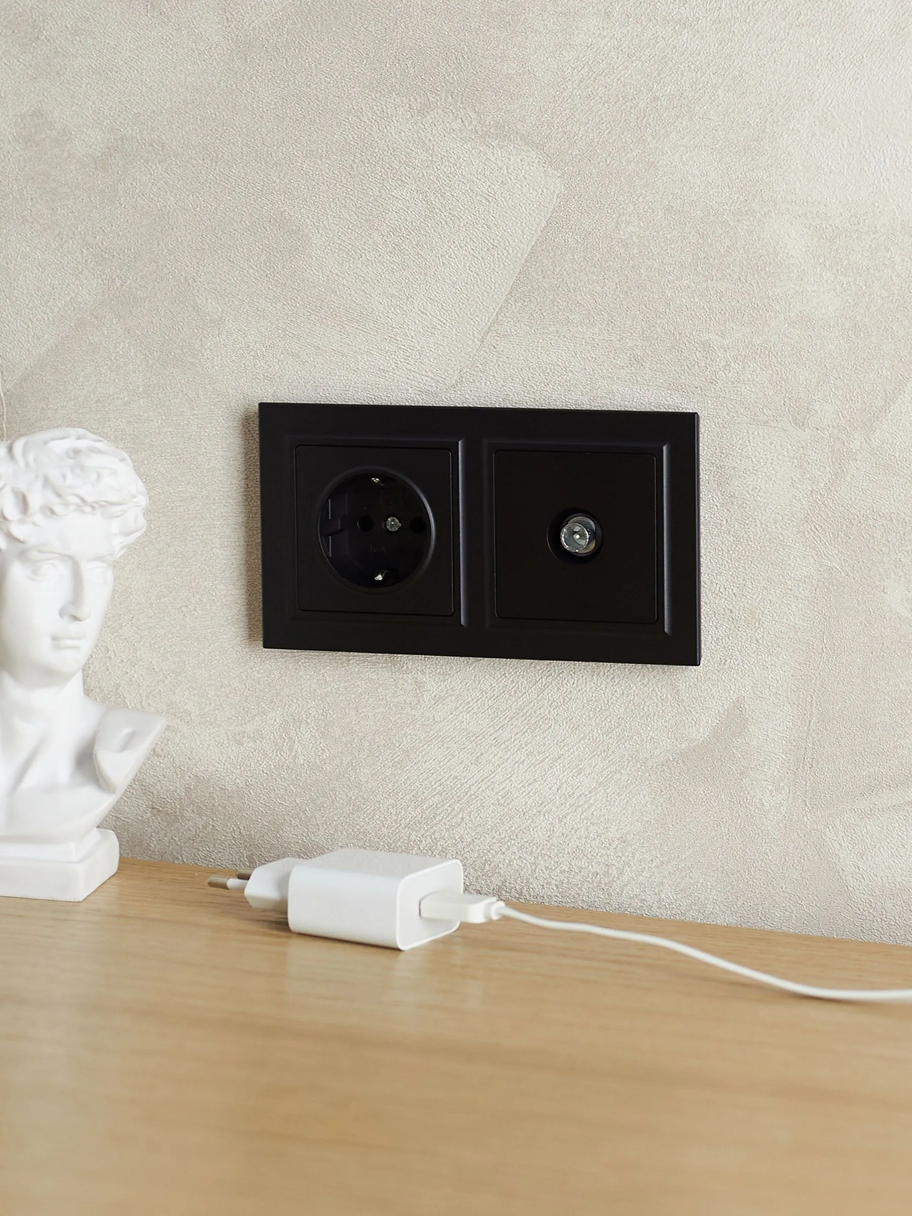 BRITE Рамка 2-местная IP44 РУ-2-БрЧ-44 черный IEK - Фото 4