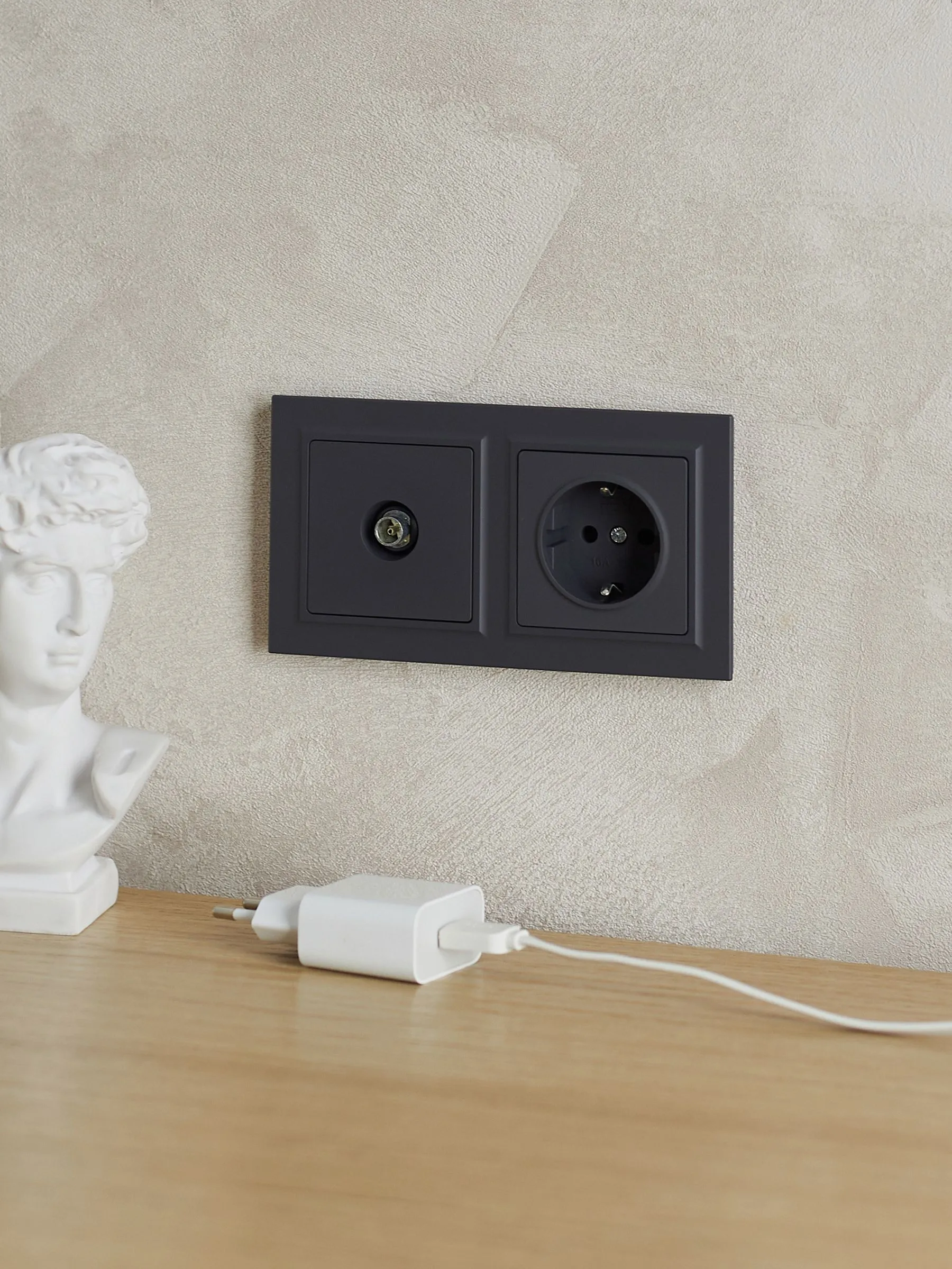 BRITE Рамка 2-местная РУ-2-БрГ графит IEK - Фото 3