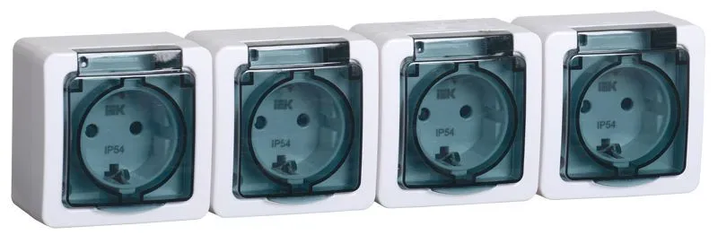 Розетка 4-местная для открытой установки РСб24-3-ГПБд с заземляющим контактом IP54 ГЕРМЕС PLUS (цвет крышки: дымчатый) IEK ERMP42-K03-16-54-EC