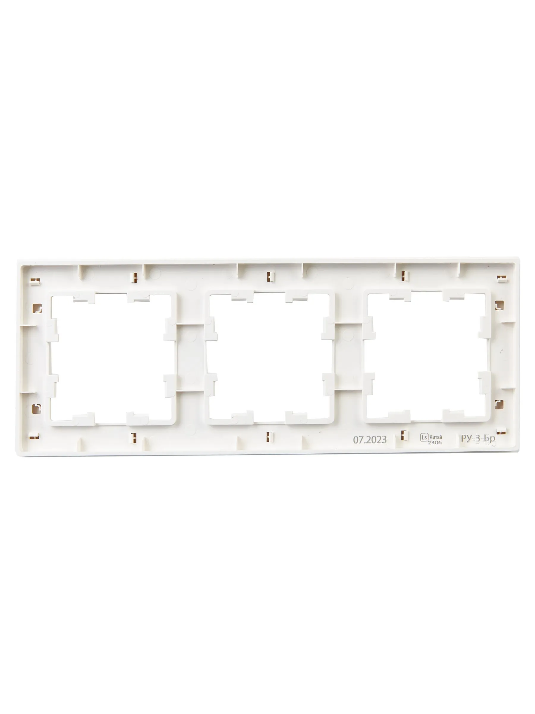 BRITE Рамка 3-местная РУ-3-Бр белый рифленый IEK - Фото 3