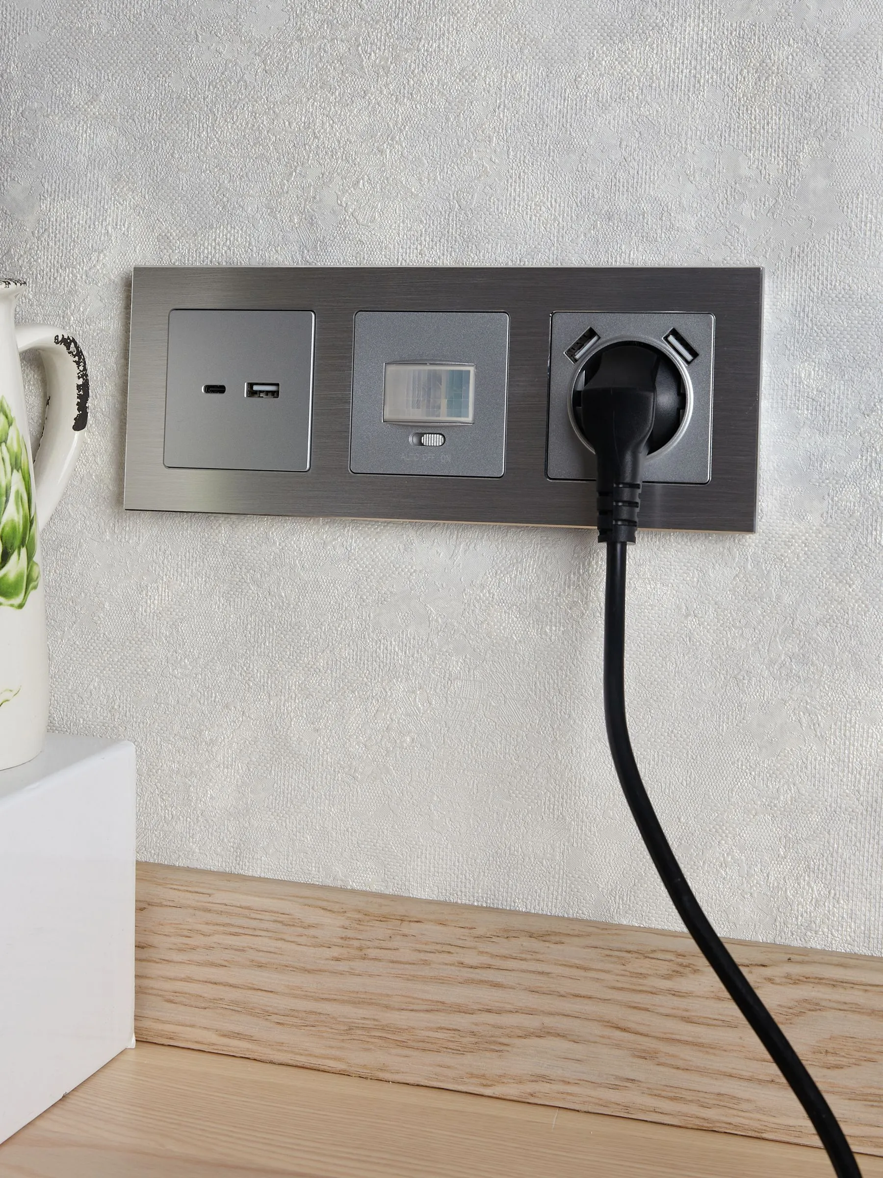 BRITE Рамка 3 -местная РУ-3-1-БрА металл алюминий IEK - Фото 7