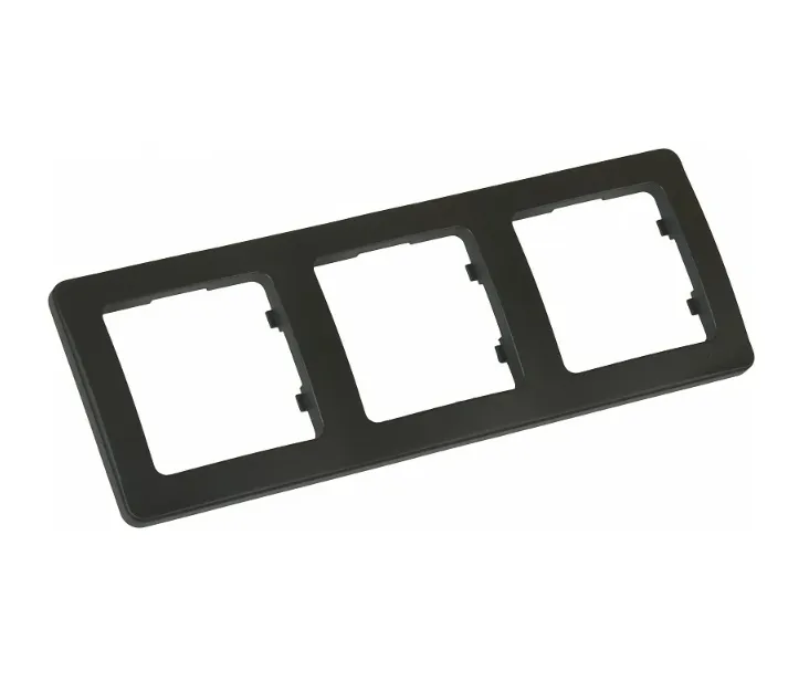 MASTER черн. Рамка 3-местн. Р403-08 Р403-08