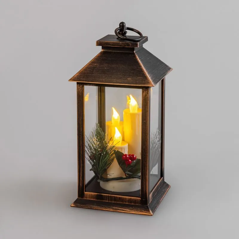 Декоративный фонарь со свечкой и шишкой, бронзовый корпус, размер 14x14x27 см, цвет теплый белый 513-048