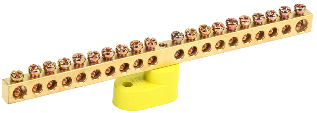 Шина PE "земля" на одном угловом изоляторе ШНИ-6х9-20-У1-Ж IEK