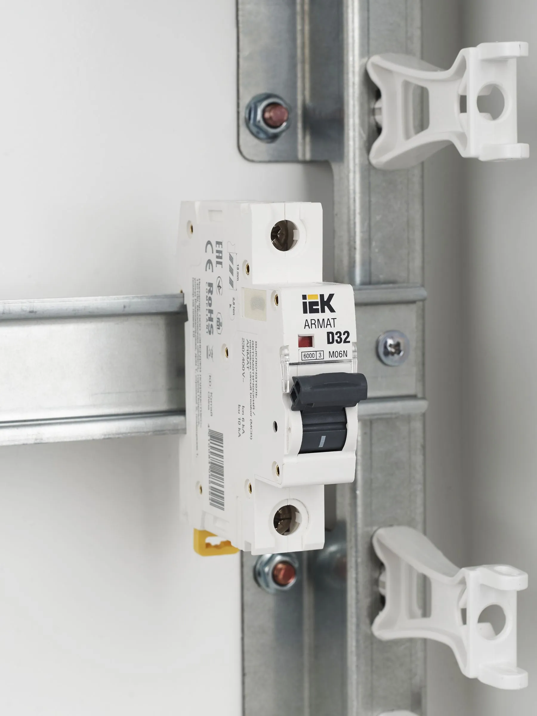 ARMAT Автоматический выключатель M06N 1P D 32А IEK - Фото 3