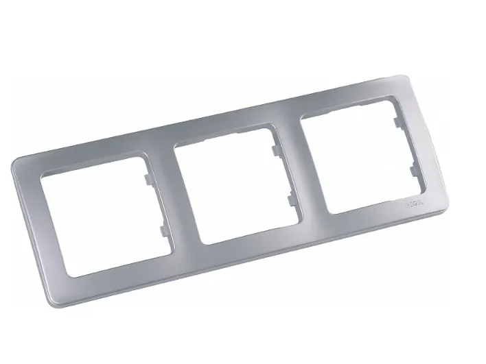 MASTER серебро Рамка 3-местн. Р403-06 Р403-06