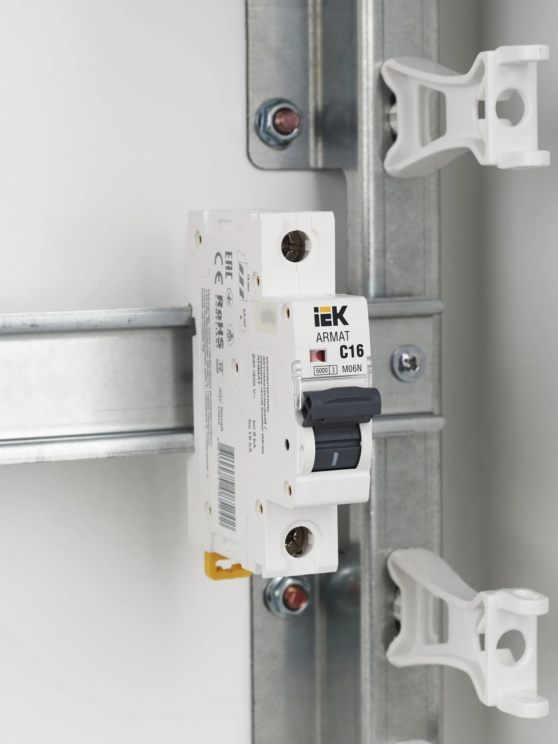 ARMAT Автоматический выключатель M06N 1P C 16А IEK - Фото 8