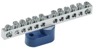 Шина N "ноль" на одном угловом изоляторе с никелевым покрытием ШНИ-6х9-14-У1-С IEK YNN10-14-C1-K07-N